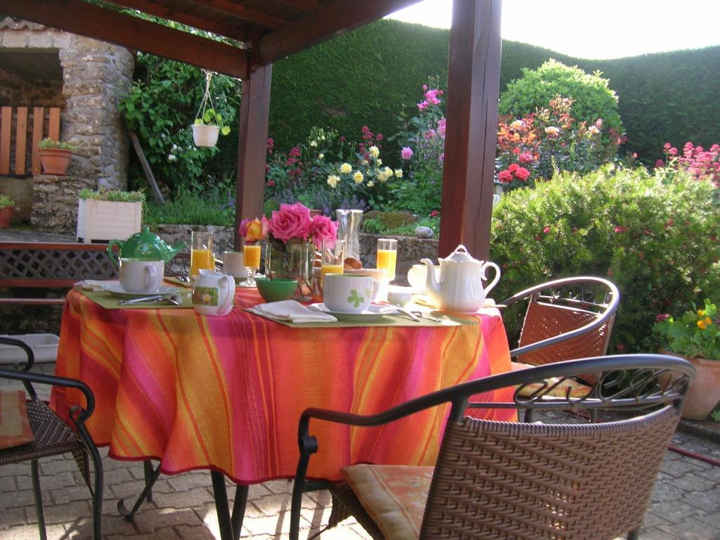 L' Esterlanges Suite Famille 2 Chambres 4 Personnes Proche Puydufou Saint-Vincent-Sterlanges 客房 照片