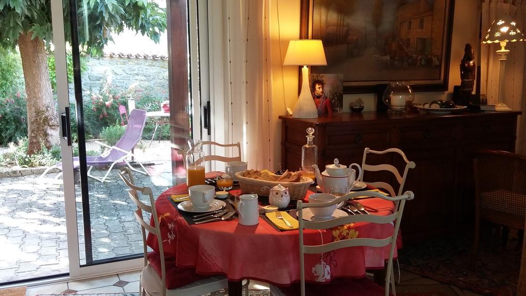 L' Esterlanges Suite Famille 2 Chambres 4 Personnes Proche Puydufou Saint-Vincent-Sterlanges 外观 照片