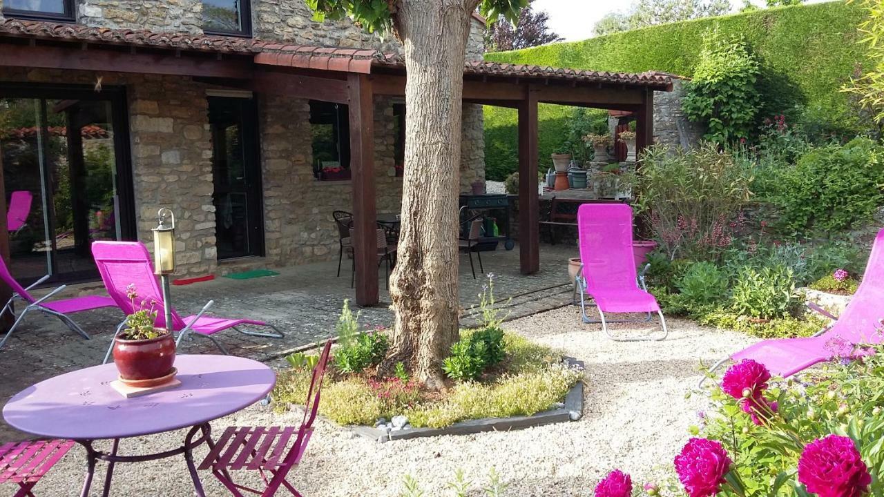 L' Esterlanges Suite Famille 2 Chambres 4 Personnes Proche Puydufou Saint-Vincent-Sterlanges 外观 照片