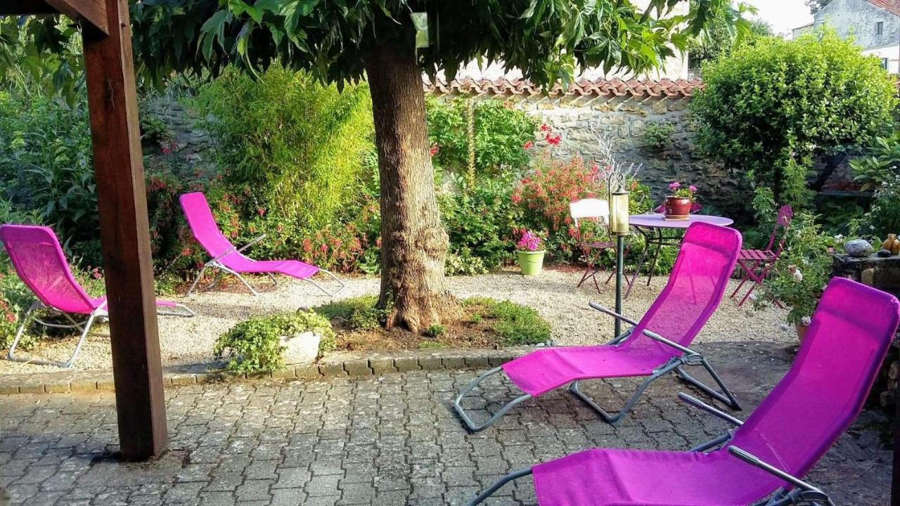 L' Esterlanges Suite Famille 2 Chambres 4 Personnes Proche Puydufou Saint-Vincent-Sterlanges 外观 照片