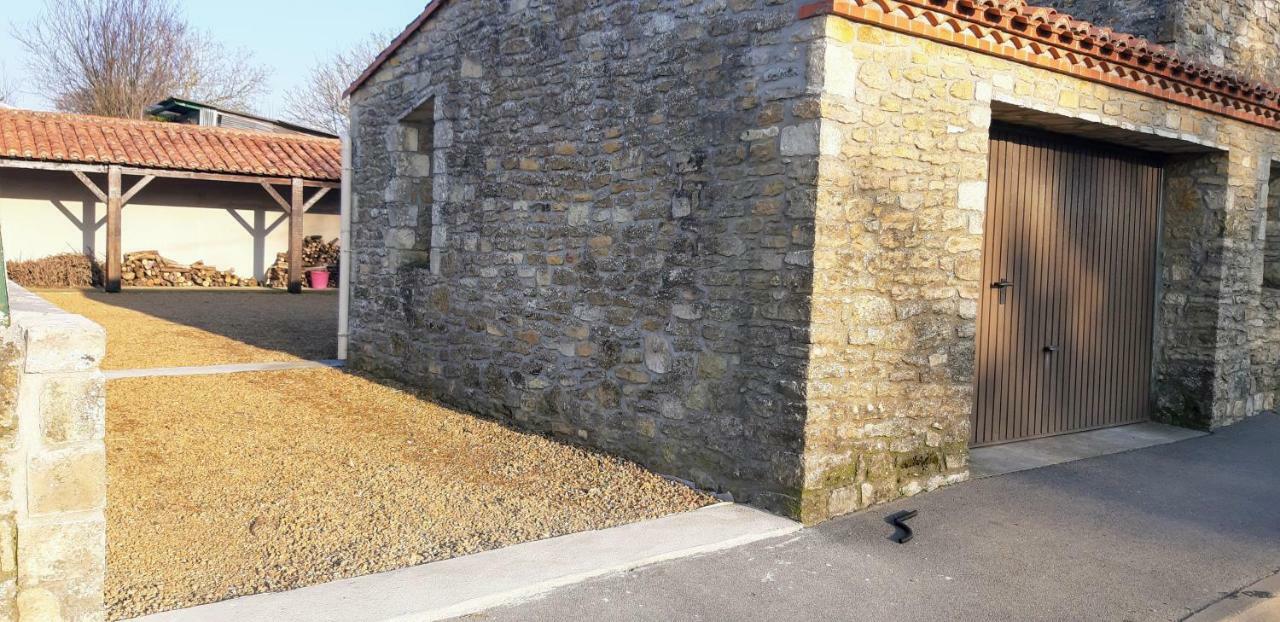 L' Esterlanges Suite Famille 2 Chambres 4 Personnes Proche Puydufou Saint-Vincent-Sterlanges 外观 照片
